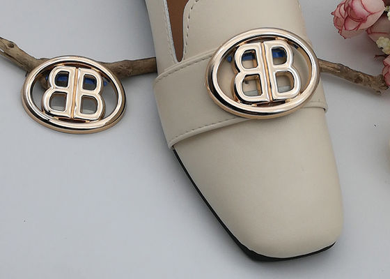 Китай Пластиковый ботинок Эко дружелюбный декоративный серебряный Буклес соответствующее для ботинок женщин поставщик